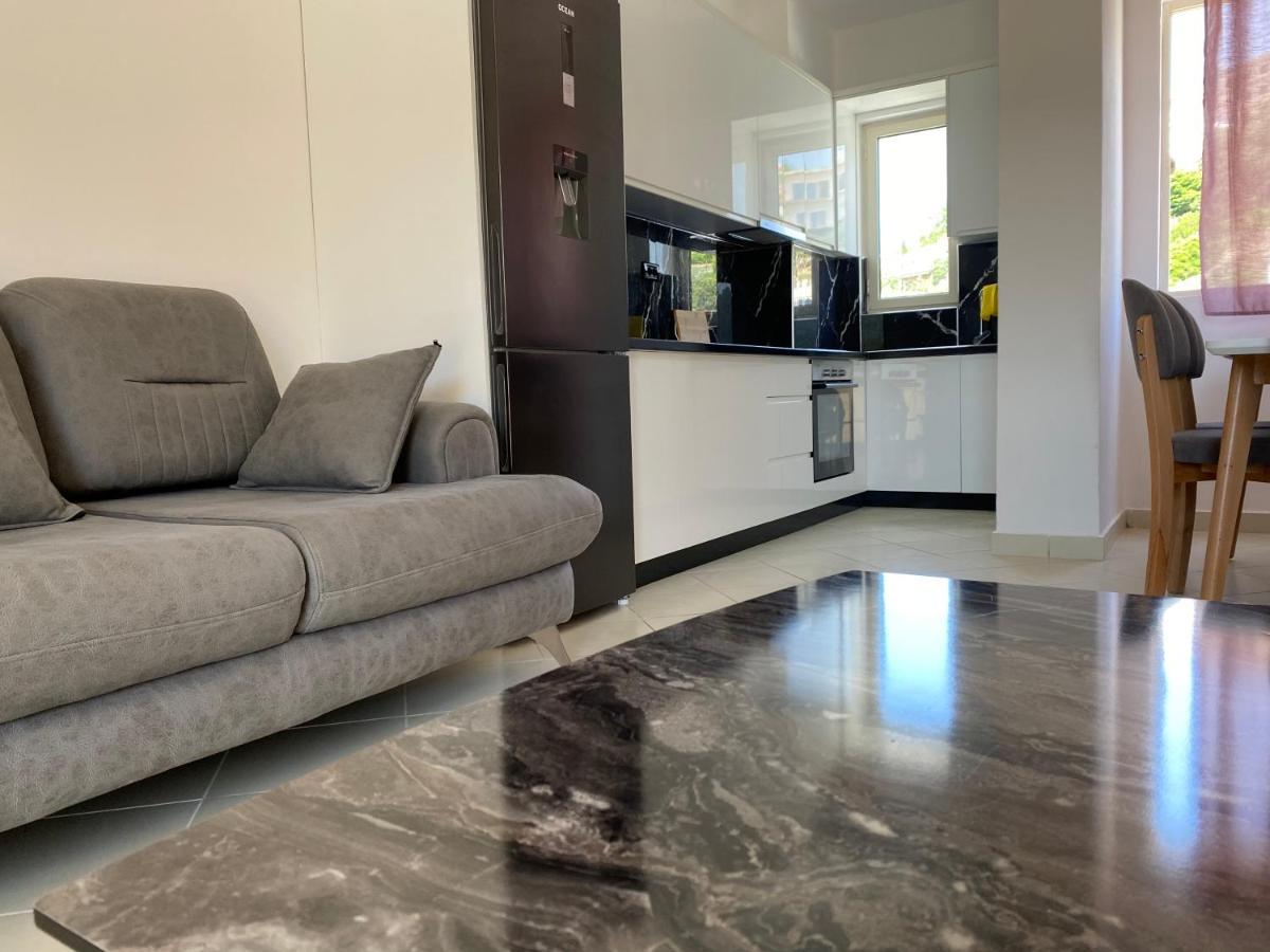 Apartmentsmarino Apartment Himarë